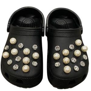 Crocs Charms Silver Diamonds and Pearls Set